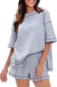 Ensemble deux pièces pour femme : T-shirt et short – Tenue décontractée et confortable pour l'été – Coordonné et assorti – Écologique, respirant et doux - Product Image 2