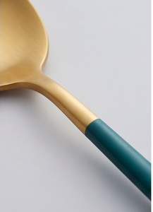 Ensemble de couverts modernes en or avec poignées turquoise, en acier inoxydable, compatibles lave-vaisselle, pour les occasions de repas et de mariage - Product Image 2