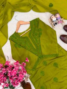Conjunto de Salwar Kameez Verde Chartreuse de Moda con Bordado Tonal en el Cuello, Túnica Corta y Sharara de Varias Capas con Estampado y Pañuelo 3 - Product Image 2