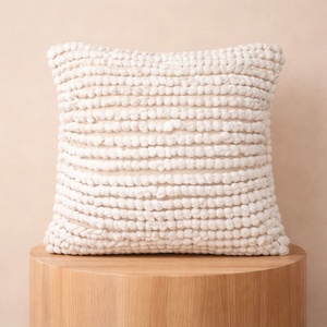 Cojín Decorativo Geométrico Color Carbón, Funda de Cojín Tejida Estilo Bohemio con Superficie con Patrones Finos, Adorno Decorativo Minimalista Premium - Product Image 2