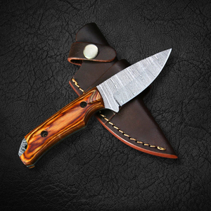 Couteau de chasse artisanal en acier Damas, acier à haute teneur en carbone, lame fixe, manche intégral, pour l'aventure en plein air, le bushcraft et le camping - Product Image 3