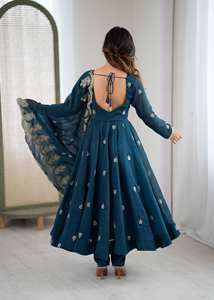Traje Anarkali Moderno para Fiesta de Diwali, Estilo Elegante para Chicas, con Bordado Patta, Tela Chinon de Secado Rápido - Product Image 4