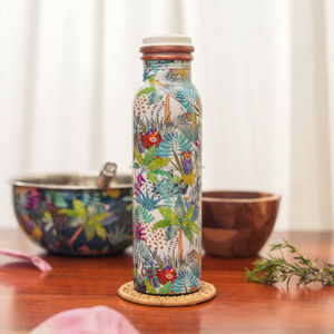 Botella de agua de cobre hecha a mano con diseño impreso en esmalte trabajo floral que muestra creatividad artística en patrones vibrantes - Product Image 4