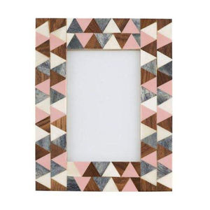 Cadre photo en bois artisanal avec incrustation en résine marbrée gris fumé, bord biseauté, décoration moderne - Product Image 3