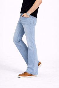 Jeans de Mezclilla para Hombre, Corte Recto, Color Azul Hielo, Cómodos y Relajados – Un prenda esencial fresca para el día a día, hecha con tela premium rica en algodón - Product Image 2