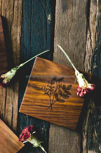 Posavasos de madera de Acacia Natural para interiores, Juego de 4 posavasos de hierro negro, hecho a mano - Product Image 6