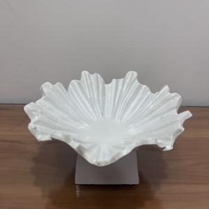 Plateau de rangement décoratif en aluminium revêtu en forme de fleur avec finition blanche pour la décoration de la maison - Product Image 4