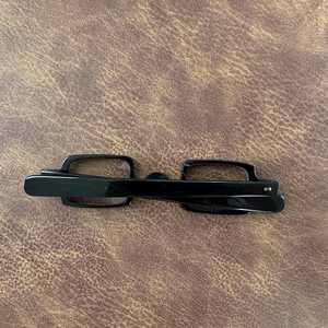 Gafas con Montura de Cuerno Redonda, Color Negro, Estilo Artesanal, Hechas a Mano, Diseño Ajustable, Material Ecológico, Arte Animal Moderno, Coleccionable - Product Image 6