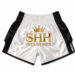 Pantalones Cortos de Boxeo Muay Thai Blancos y Negros Personalizados para Hombre, Logotipo Bordado en Oro, Cintura Elástica Ancha de Satén, Ropa de Entrenamiento de Kickboxing - Product Image 1