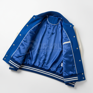 Chaqueta Varsity Azul y Blanca para Hombre, con Parches Bordados, Estilo Preppy, Corte Regular, Chaqueta Universitaria para Hombre - Product Image 6