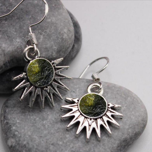 Boucles d'oreilles élégantes en Moldavite certifiée de qualité A |   Chlum République tchèque Moldavite |   Bijoux en argent sterling 925 plaqué or 18 carats - Product Image 2