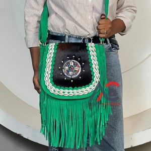 Bolso Bandolera de Piel de Vacuno con Flecos y Pelo, Personalizado, de Alta Calidad, con Diseño Elegante para Mujer - Product Image 1