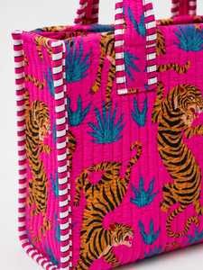 Sac fourre-tout en toile matelassée à imprimé tigre Veer Handicrafts avec poignées rayées, fermeture éclair, style tendance, utilisable toute l'année - Product Image 4