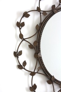Miroir mural encadré moderne avec cadre en métal, surface en verre décorative, design dernier cri à un prix très raisonnable - Product Image 2