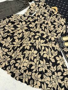 นำเสนอชุดอนารกาลีดีไซน์ใหม่ในสไตล์แฟนซีทันสมัย ผ้าอนารกาลี ผ้าฝ้ายมาสลิน พร้อมลายพิมพ์ดิจิทัล แขนยาวเต็มตัว - Product Image 6