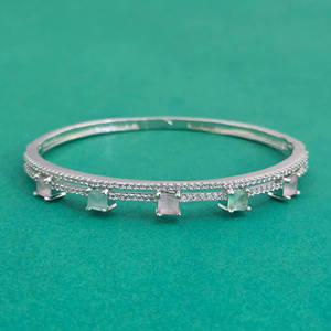 ผู้ส่งออกเครื่องประดับทำมือในอินเดีย กำไลข้อมือแบบเปิดได้ประดับเพชรแบบอเมริกัน ชุบโรเดียม 444049 - Product Image 4