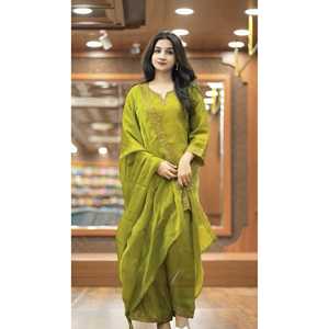 Conjunto de Dupatta y parte superior bordada de diseñador para mujer con trabajo de secuencia pesado - Product Image 4