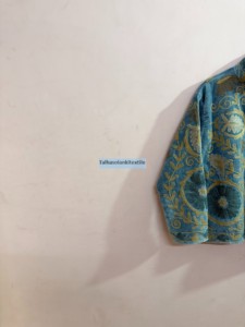 Veste en velours pour femmes ouzbèkes, faite à la main, broderie florale, doublure intérieure en coton, veste d'hiver, manteau Suzani, Blezar - Product Image 3