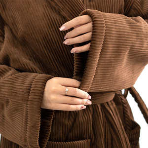 Albornoz de Poliéster de Lujo con Logotipo Bordado, Venta Caliente de Fábrica, Personalizado ODM y OEM para Spa y Ropa de Dormir - Product Image 4