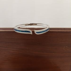 Brazalete Abierto de Plata de Ley 925 con Ópalo Azul y Esmalte, Diseño Minimalista de Ondas, Regalo Romántico para Mujer, Uso Diario y Fiestas - Product Image 1
