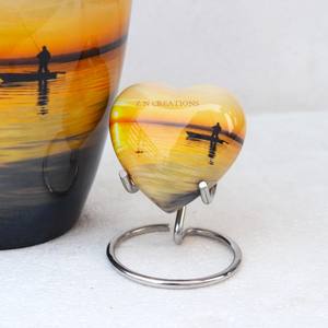 Fabricante de Urnas Funerarias con Diseño de Barco en Noche Lunar, Urnas para Cenizas Humanas, Urna de Cenizas de Latón Hecha a Mano y Personalizada - Product Image 6