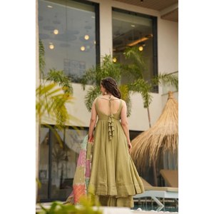 Magnifique robe modeste pour les fêtes, avec jupe longue et dupatta, pour un look élégant. - Product Image 1