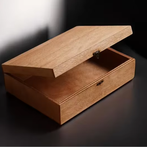 Cofre de Madera Artesanal de Crescent Crafts - Product Image 1