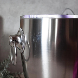Durable Simple Design Silver Finished Metal Oval Ice Bucket Party Cooler Bowl with Handle Beverage Chiller Tub for Party <b>Serving</b> - Product Image 1