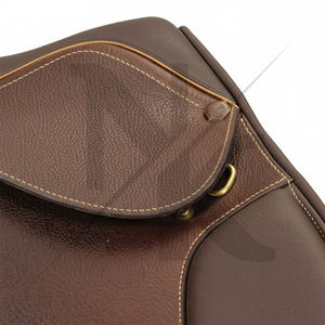 Silla de montar de doma clásica de cuero vacuno premium para salto ecuestre, productos ecuestres ingleses de la India - Product Image 3