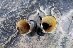 Auténtica Jarra Vikinga para Beber con Soporte: Tazas Auténticas para Cerveza, Sidra y Mead, Tazas de Juego de Tronos, Regalo para Padrinos de Boda - Product Image 2