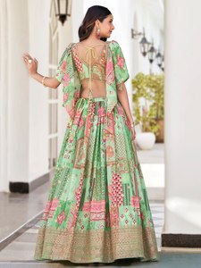 Ensemble Lehenga Choli Traditionnel en Soie Chiffon Brodé Vert et Rose à Séchage Rapide avec Dupatta Longueur Ras du Sol – Robe de Mariage Indienne et Pakistanaise - Product Image 4