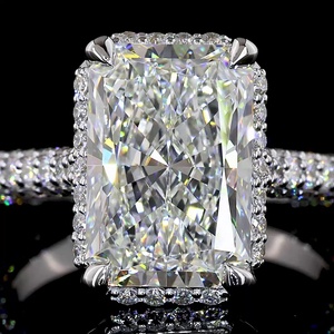 Anillo de Diamante Cultivado en Laboratorio con Corte Radiante de 4 Quilates, Certificado por IGI, Oro Blanco de 14K, Anillo de Compromiso con Diamante Moissanita, Anillo de Boda con Halo - Product Image 4