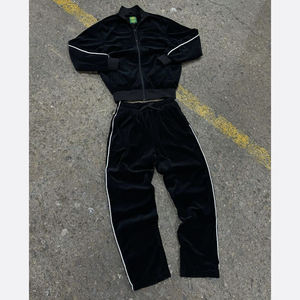 Veste coupe-vent imperméable pour homme, style streetwear, avec capuche, logo personnalisé imprimé, design léger et respirant, vêtements de sport pour la salle de sport - Product Image 3