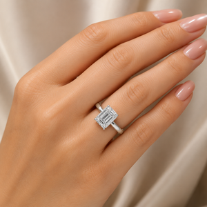 Bague de fiançailles et de mariage classique pour femme en argent sterling 925 avec moissanite taille émeraude, bijoux fins - Product Image 1