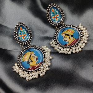 Pendientes Jhumka de Perlas Hechos a Mano, para Chicas, Uso Casual y de Fiesta, Joyería Tradicional India, Accesorio, Regalo - Product Image 5