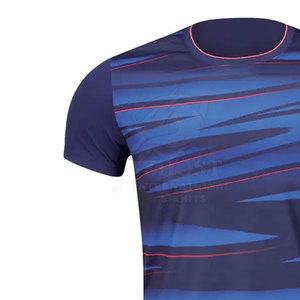 Uniformes de voleibol personalizables disponibles para pedidos al por mayor. Varios tamaños, colores y estilos para combinar con las preferencias del equipo y del jugador. - Product Image 4