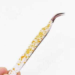 Pinces à cils de précision en acier inoxydable avec poignées à motifs jaunes, pointe lisse pour une application détaillée - Product Image 3