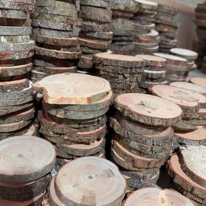 Envío Gratis: Discos de Madera de Pino Natural sin Acabado, Rodajas de Tronco de Árbol para Manualidades, Posavasos de Madera Hechos a Mano - Product Image 1