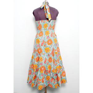 เดรสยาวผู้หญิง ผ้าฝ้าย 100% ระบายอากาศได้ดี เป็นมิตรกับสิ่งแวดล้อม ทำด้วยมือ คอแบบผูก สายคล้องไหล่ แขนแบบเปิดไหล่ ทรงเอไลน์ ลายดอกไม้สไตล์โบโฮ - Product Image 5