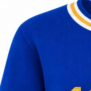 Pull en maille bleu roi pour femme à col ras du cou avec motif graphique Sigma Gamma Rho 1922 doré, col et poignets rayés - Product Image 6
