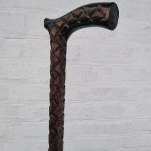 Bastón de Madera Moderno y Ecológico Hecho a Mano con Empuñadura de Madera - Tamaño Personalizable al Mejor Precio - Product Image 1