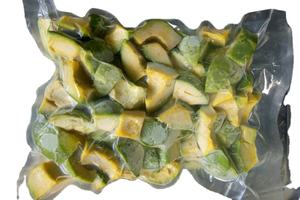 MITAD DE AGUACATE CONGELADO AL POR MAYOR DE VIETNAM EMPAQUETADO A GRANEL PARA FINES DE EXPORTACIÓN - Product Image 3