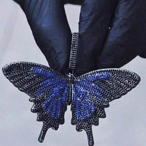 Colgante de Mariposa con Diamantes de Imitación de Alta Calidad, Estilo Hip Hop |   Collar Unisex Certificado al por Mayor - Product Image 5