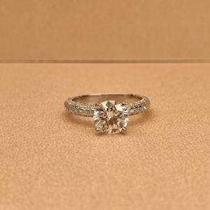 Anillos finos certificados por IGI, anillo de diamante de corte brillante VVS Moissanite, anillo de compromiso de boda personalizado de oro sólido de 14K para mujer - Product Image 1