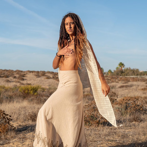 Gilet asymétrique à capuche pour femme, style féerique terreux, léger, pour superposition, idéal festivals - Product Image 1