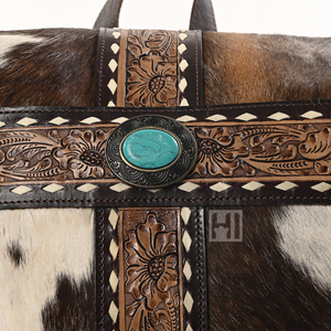 Mochila de cuero de vaca occidental bohemio de tendencia, pelo mecanizado a mano en la piel con decoración de piedra Concho, Correa cómoda ajustable - Product Image 2