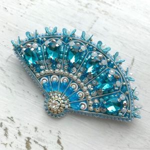 Broche brodée à la main avec des perles colorées, des paillettes et des accents de perles - Product Image 1