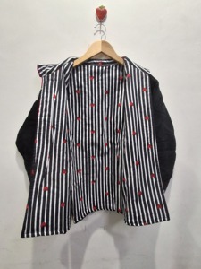 เสื้อแจ็คเก็ตกำมะหยี่พรีเมียมสำหรับผู้หญิง งานฝีมือประณีต ปักลายดอกไม้สไตล์พฤกษศาสตร์ กำมะหยี่สีพีช เสื้อโค้ทแฟชั่นโดดเด่น - Product Image 4