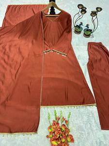 Conjunto de Kurti, pantalón y dupatta de seda romana con encaje Rajwadi pesado, ideal para fiestas y bodas, largo hasta el tobillo. - Product Image 6