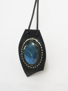 Pendentif en argent fait main de haute qualité, forme ovale, labradorite, pierre précieuse naturelle, couleur bleue, romantique, mariage, vente en gros personnalisée - Product Image 1